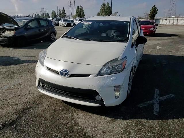 2014 Toyota Prius - Image 11