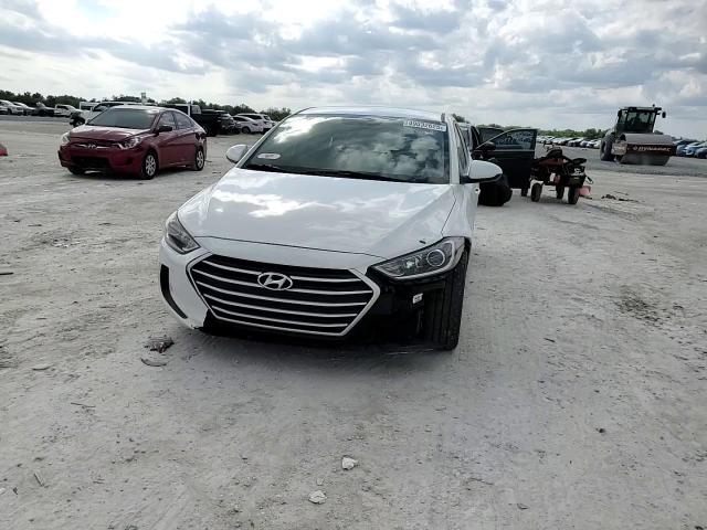 2018 Hyundai Elantra - Image 11