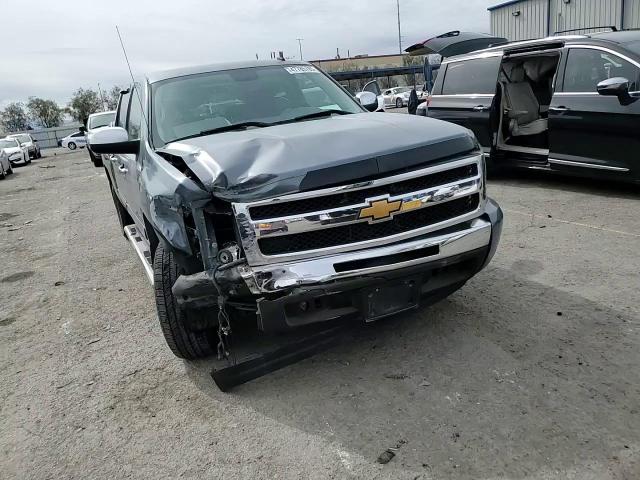 2011 Chevrolet Silverado - Image 11