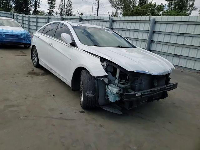 2013 Hyundai Sonata - Image 11