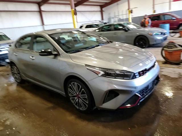 2022 Kia Forte - Image 13