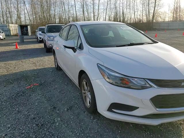 2017 Chevrolet Cruze - Image 11