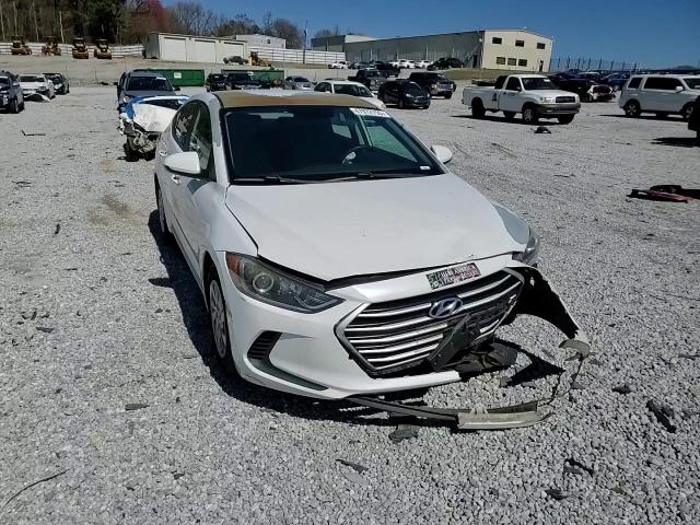 2017 Hyundai Elantra - Image 11
