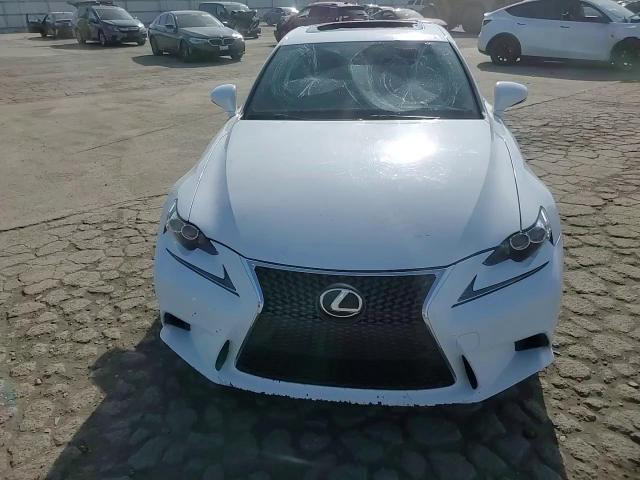 2016 Lexus IS - Image 10