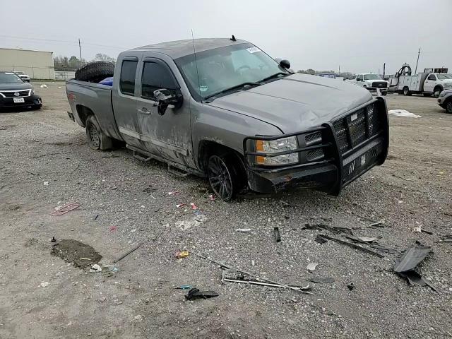 2012 Chevrolet Silverado - Image 11