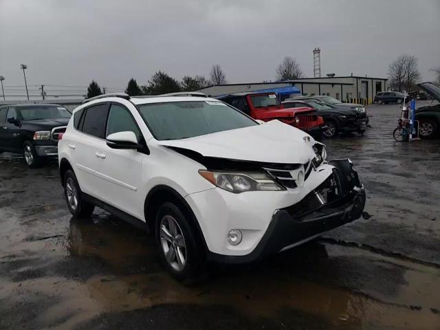 2015 Toyota RAV 4 - Image 12