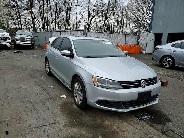 2014 Volkswagen Jetta - Image 10