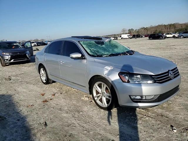 2015 Volkswagen Passat - Image 10