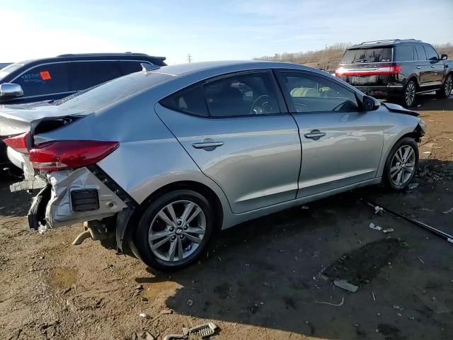2017 Hyundai Elantra - Image 13