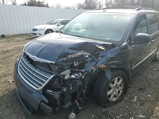 2009 Chrysler Town & Country - Image 12