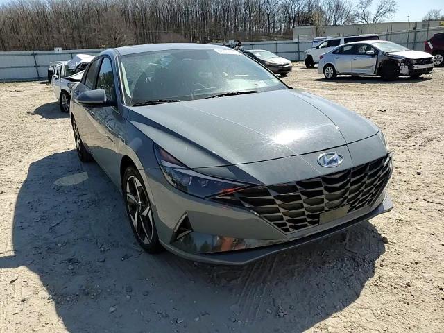 2022 Hyundai Elantra - Image 10