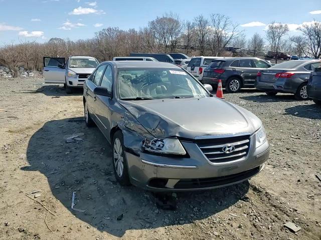 2009 Hyundai Sonata - Image 11