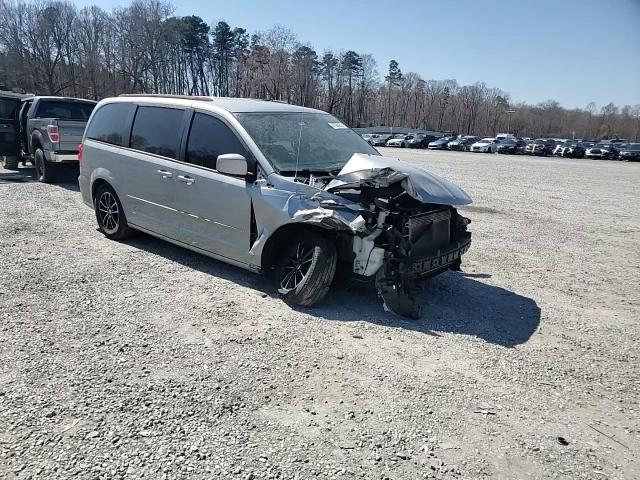 2016 Dodge Caravan - Image 11