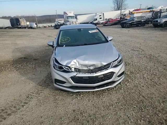 2018 Chevrolet Cruze - Image 14