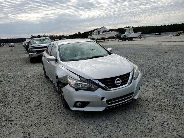 2016 Nissan Altima - Image 10