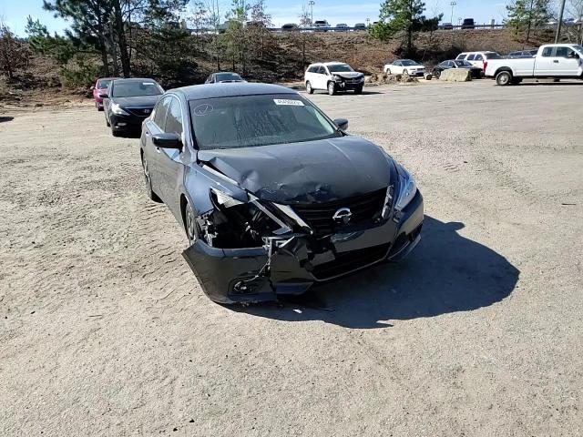 2018 Nissan Altima - Image 10