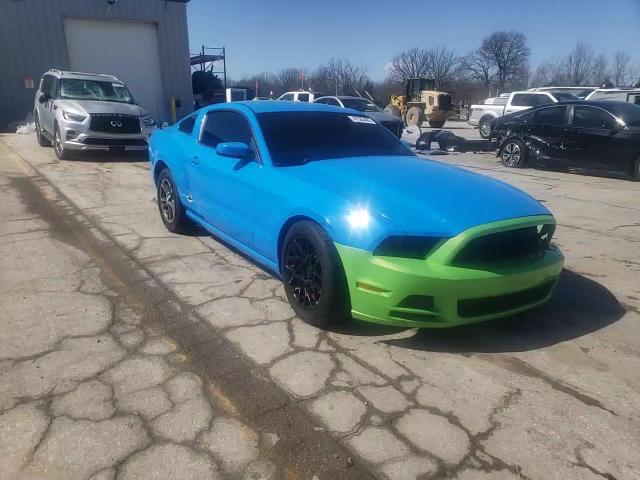2013 Ford Mustang - Image 14