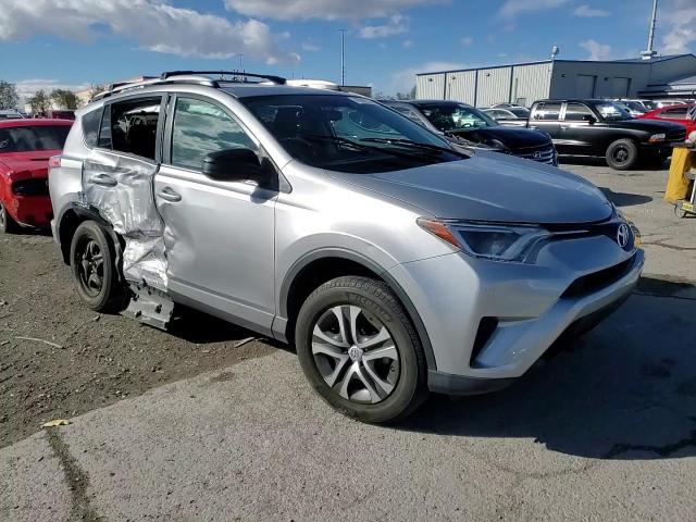 2016 Toyota RAV 4 - Image 11
