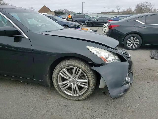 2011 Infiniti G - Image 11