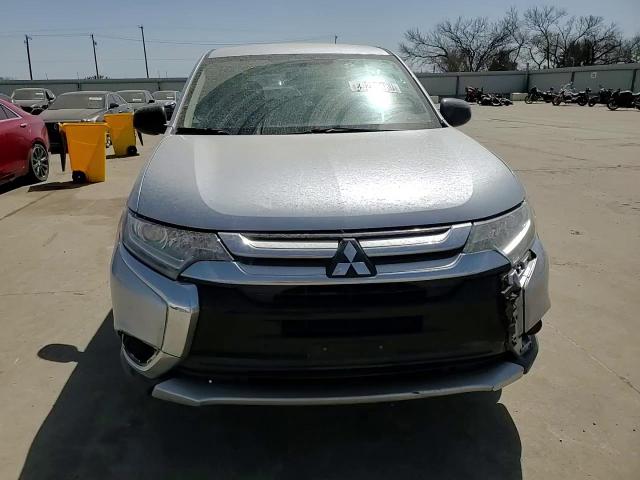 2017 Mitsubishi Outlander - Image 11