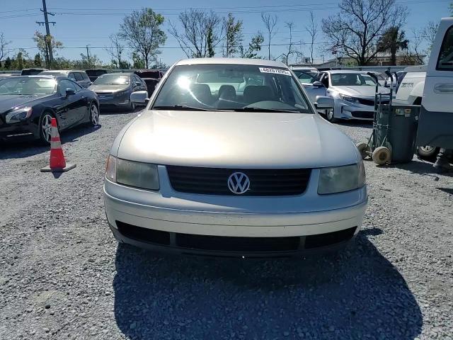 2001 Volkswagen Passat - Image 11