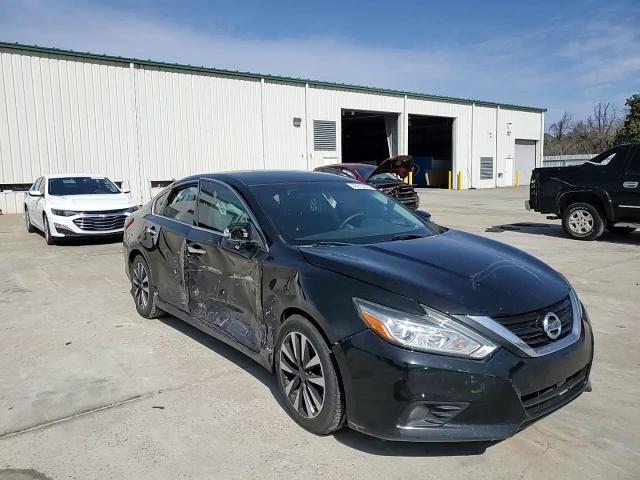 2018 Nissan Altima - Image 11