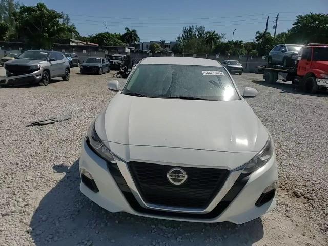 2019 Nissan Altima - Image 13