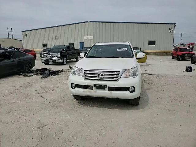 2013 Lexus GX - Image 11