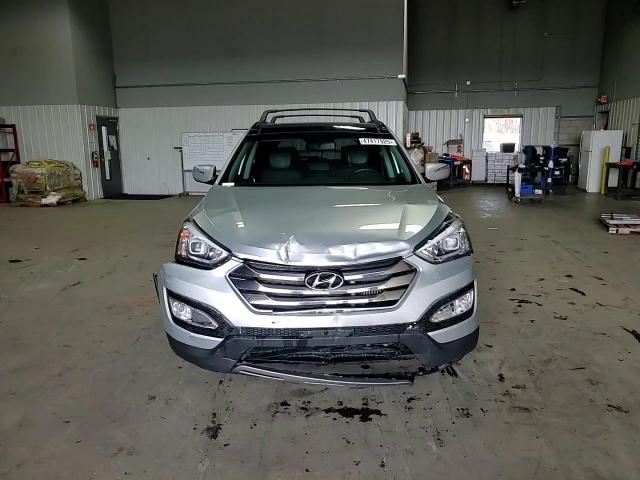 2016 Hyundai Santa Fe - Image 12