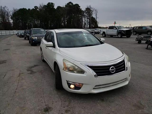 2013 Nissan Altima - Image 10