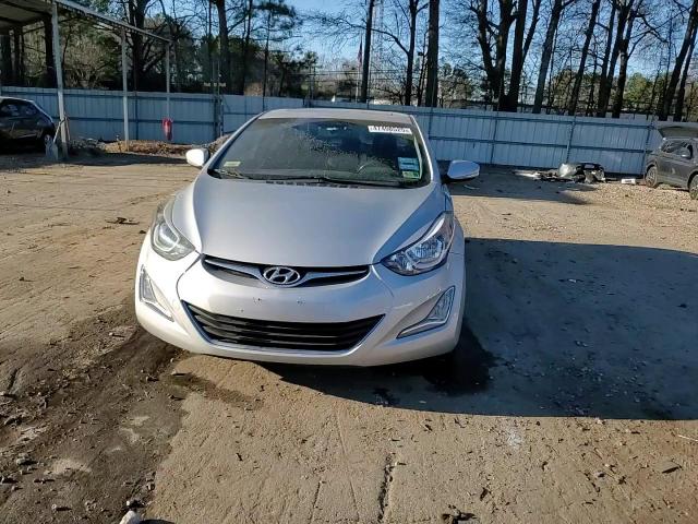 2016 Hyundai Elantra - Image 13
