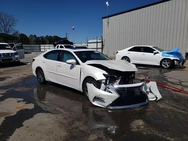 2018 Lexus ES - Image 13