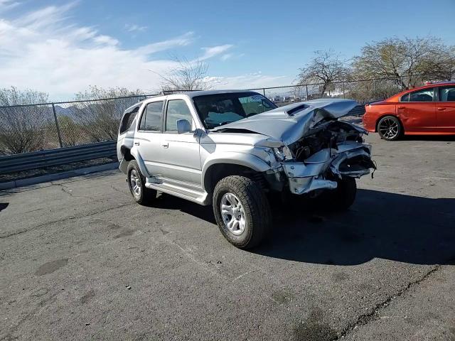 2001 Toyota 4Runner - Image 10