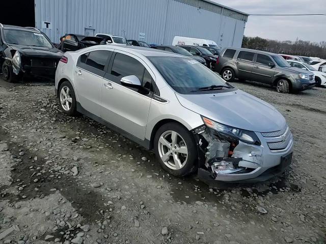 2014 Chevrolet Volt - Image 13
