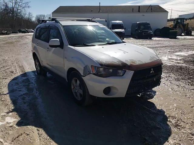 2010 Mitsubishi Outlander - Image 11