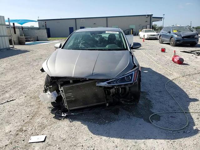 2020 Hyundai Elantra - Image 14
