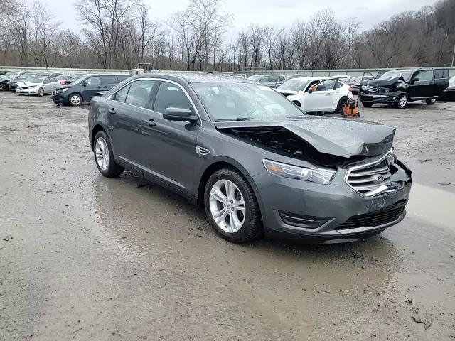 2017 Ford Taurus - Image 13