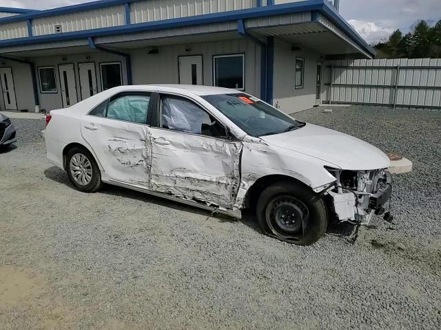 2013 Toyota Camry - Image 11