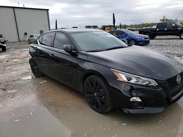 2022 Nissan Altima - Image 13