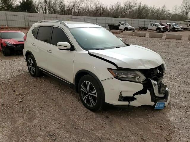 2017 Nissan Rogue - Image 12