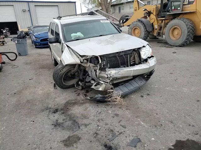 2010 Jeep Grand Cherokee - Image 11