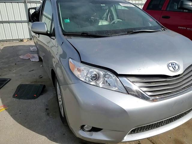 2012 Toyota Sienna - Image 12