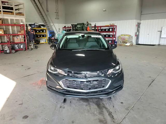 2017 Chevrolet Cruze - Image 11