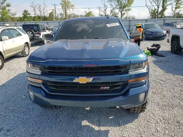 2018 Chevrolet Silverado - Image 11