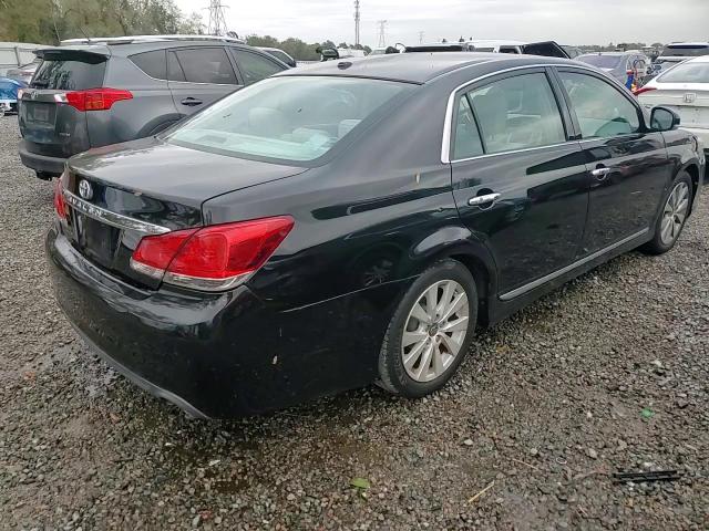 2011 Toyota Avalon - Image 11