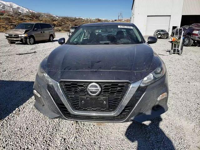 2019 Nissan Altima - Image 12