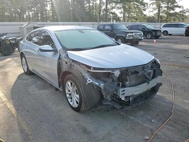 2017 Chevrolet Malibu - Image 14