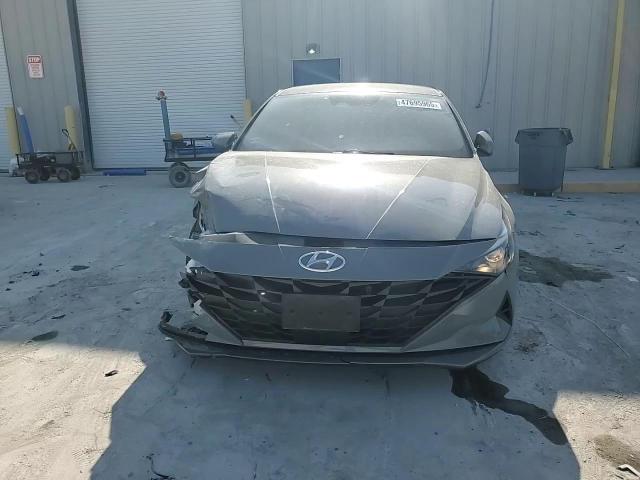 2021 Hyundai Elantra - Image 11