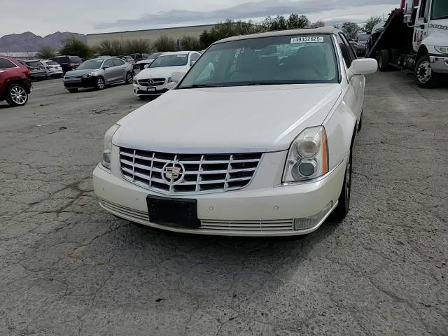 2009 Cadillac DTS - Image 10