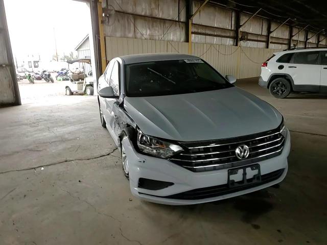 2019 Volkswagen Jetta - Image 11